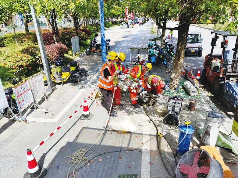  武安UV-CIPP紫外光固化修复